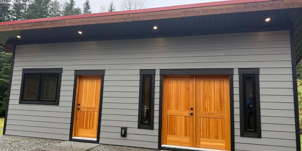 16398 16 HIGHWAY Terrace Photo 5 16398 16 HIGHWAY Terrace Photo 5